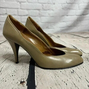 Vintage Charles Jourdan Tan Leather Heels Women’s size 7B
